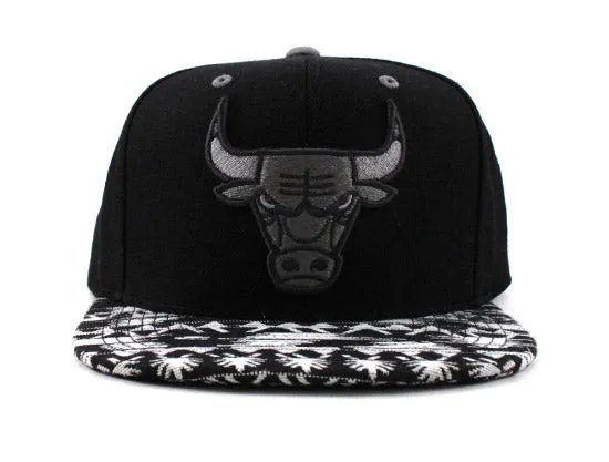 Chicago Bulls Mitchell & Ness Strapback Hats (Black White Gray)