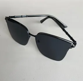 Luxe Black Frame Square Sunglasses